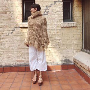 100% Wookl Knitted Pull-Over Poncho